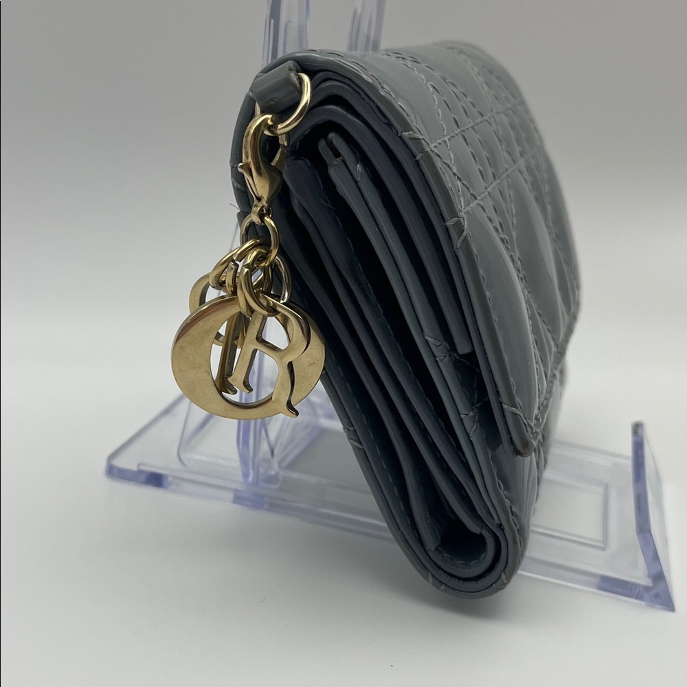 Dior Gray/Blue Quilted Women's Patent Compact Wallet w removable charm - Picture 4 of 16